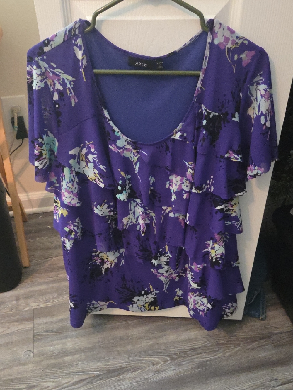 Apt. 9 Purple Floral Ruffle Scoop-Neck Blouse Sz 2x